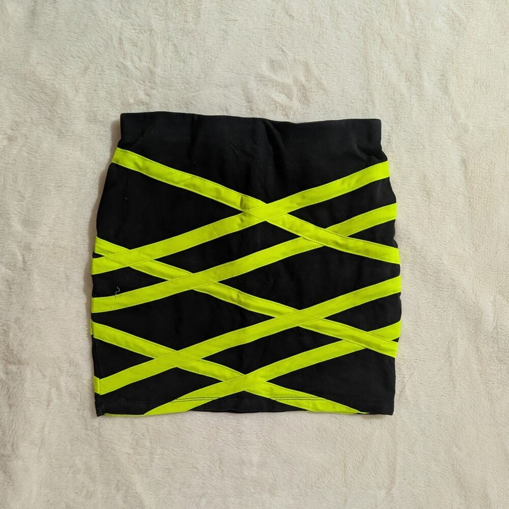 Junk | Crisscross Stripe Pencil Mini Skirt | Women's S